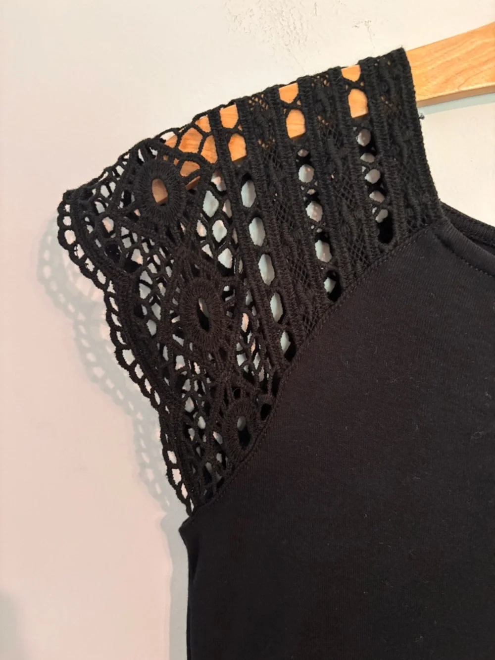 Lauren Ralph Lauren black crochet-sleeve fit-and-flare dress - Picture 5 of 7